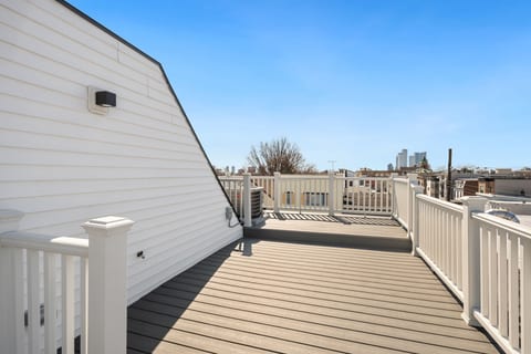 Rooftop Deck • NYC Skyline Views • Near Times Sq