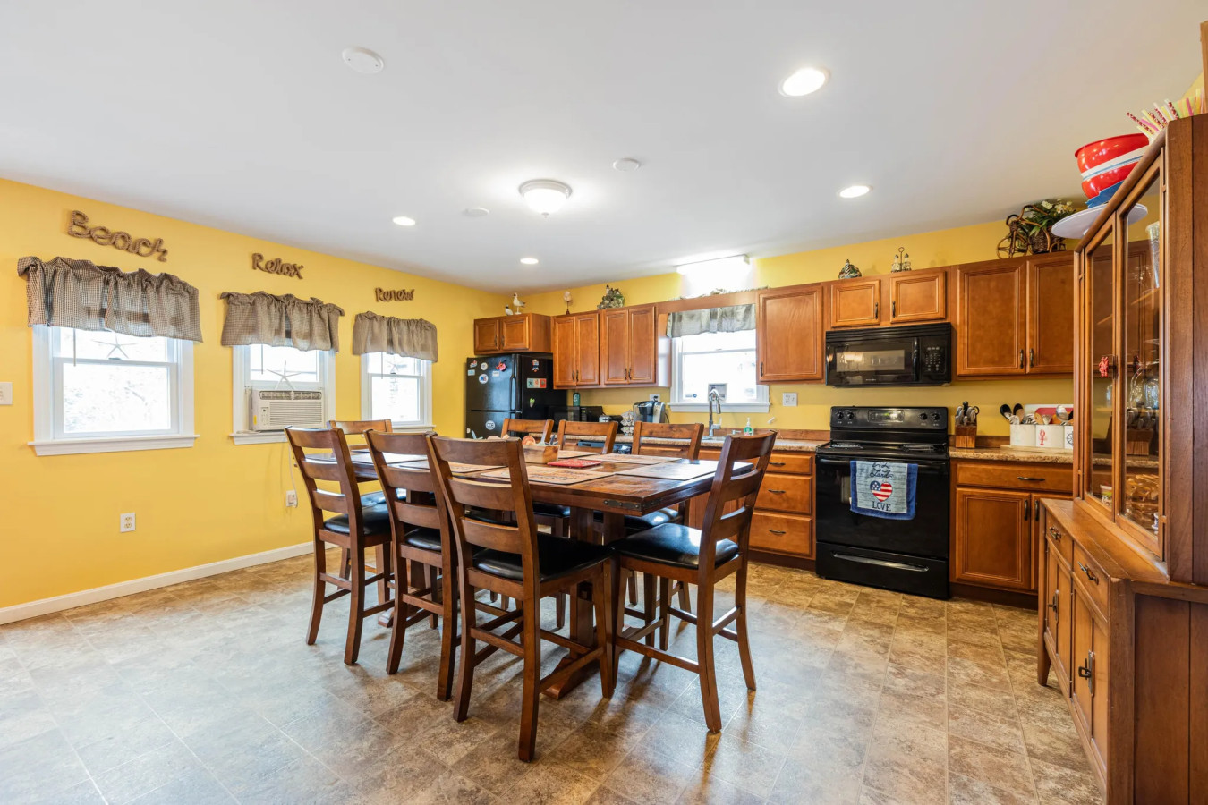 steps-to-sand!-game-ready-beach-house-w-style/