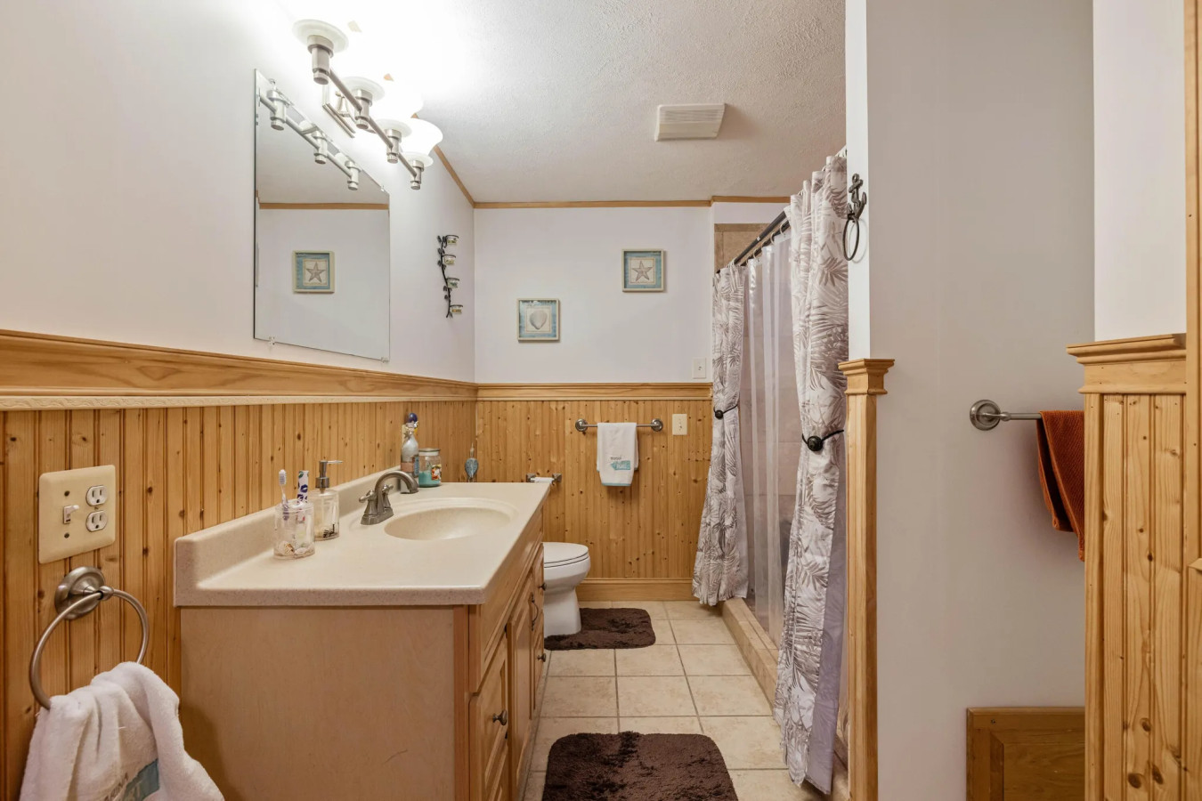 steps-to-sand!-game-ready-beach-house-w-style/