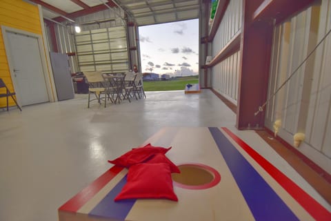 Palacios Paradise, fishing, game room, rural