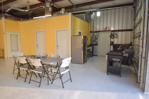 Palacios Paradise, fishing, game room, rural