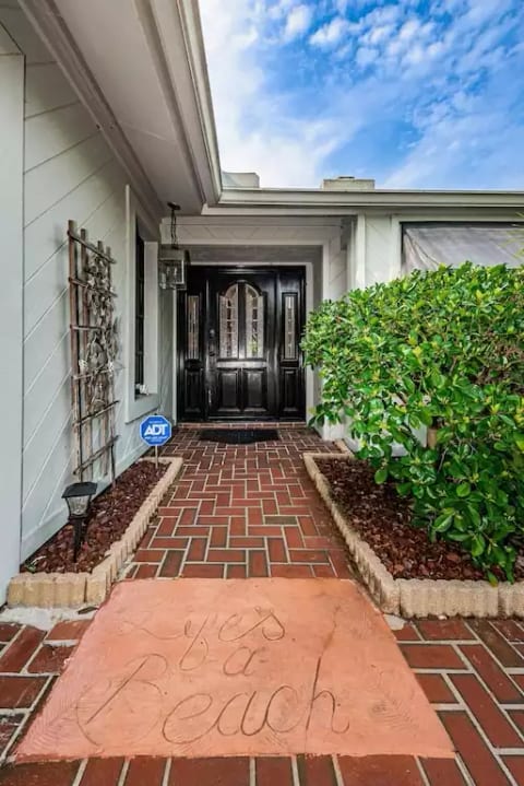 Chris and Sarah’s Palm Harbor, FL Beach Getaway!