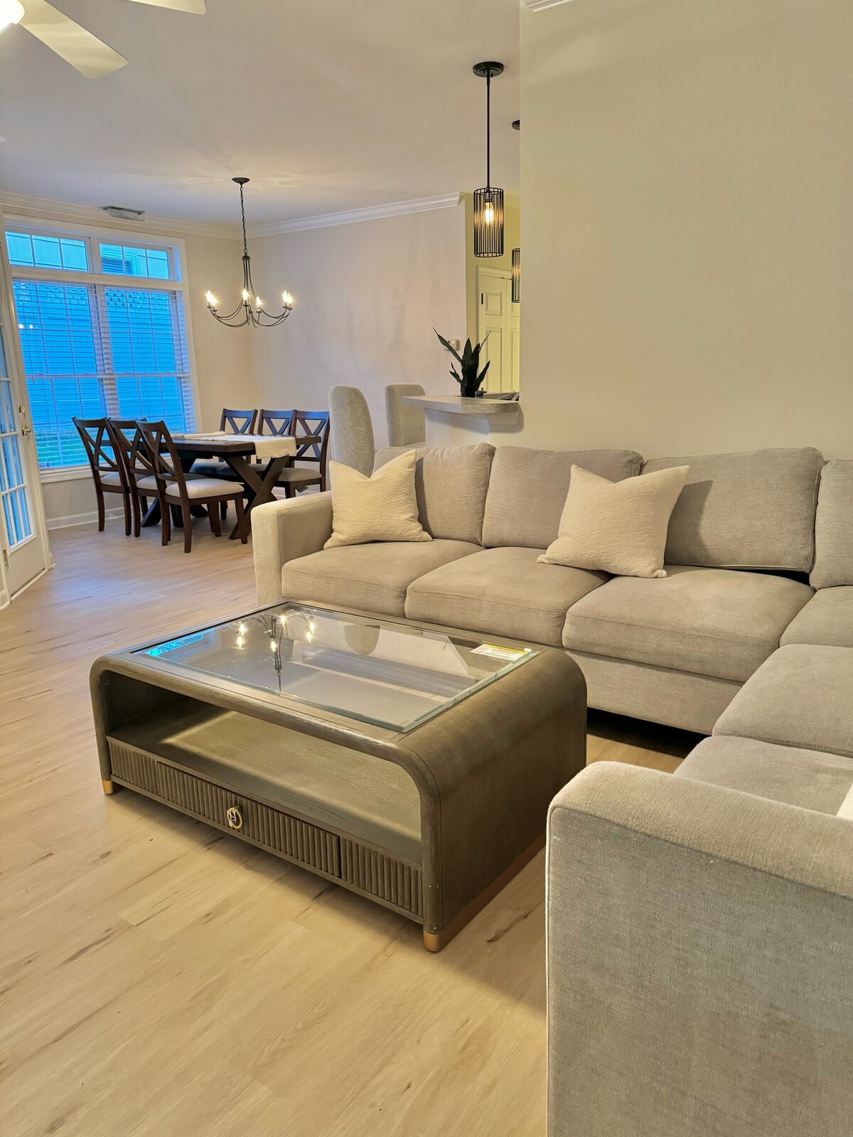 spacious-private-2br-2ba-pool-garage-central/