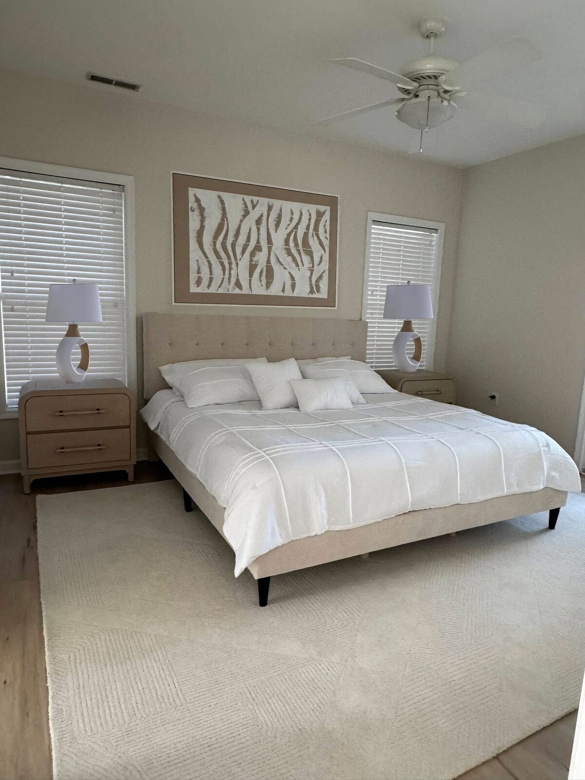 spacious-private-2br-2ba-pool-garage-central/
