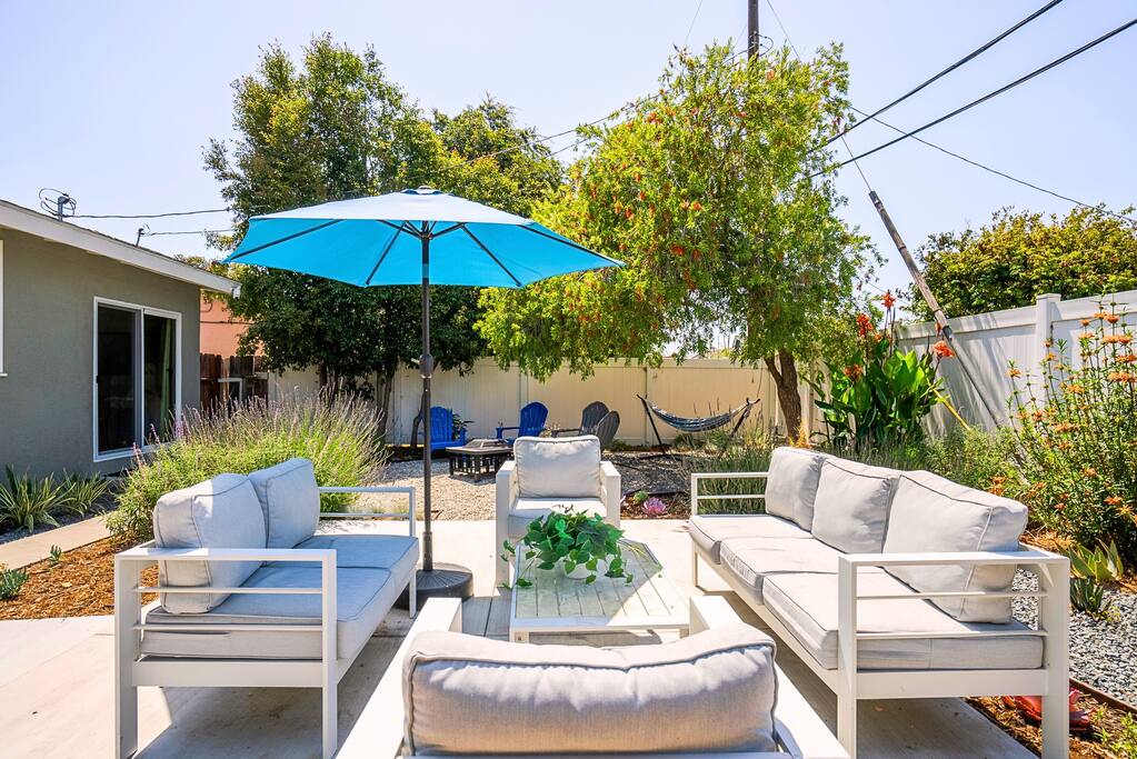 8-mins-to-disneyor-sleeps-8-+-fire-pit-+-laundry/