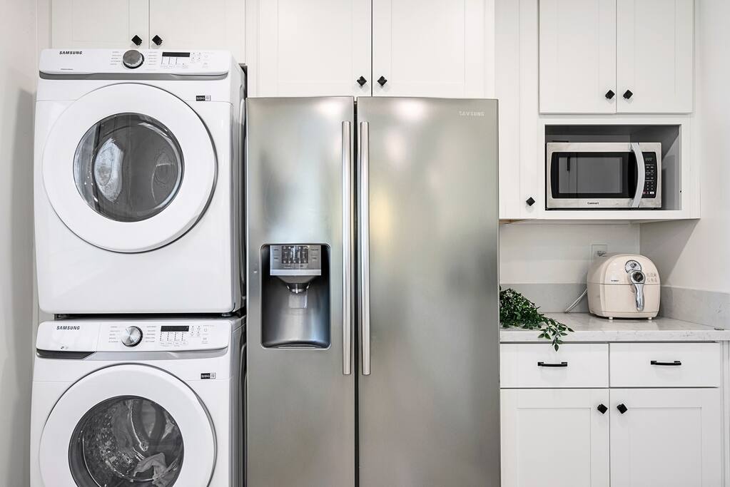 8-mins-to-disneyor-sleeps-8-+-fire-pit-+-laundry/