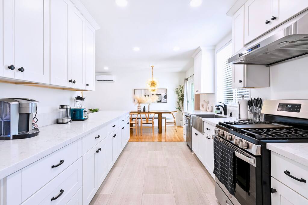 8-mins-to-disneyor-sleeps-8-+-fire-pit-+-laundry/