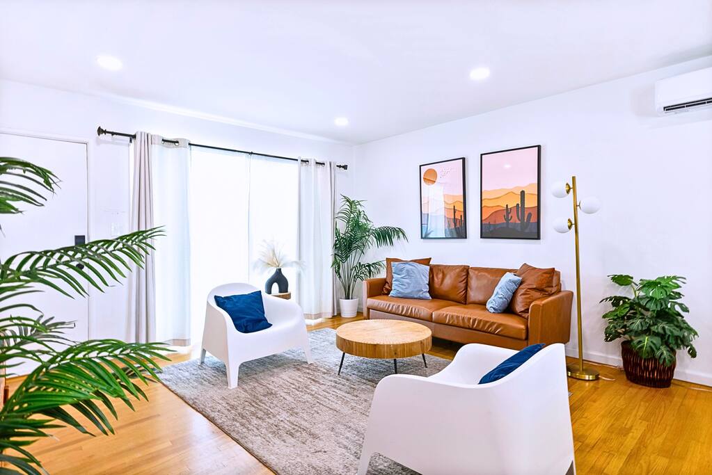 8-mins-to-disneyor-sleeps-8-+-fire-pit-+-laundry/