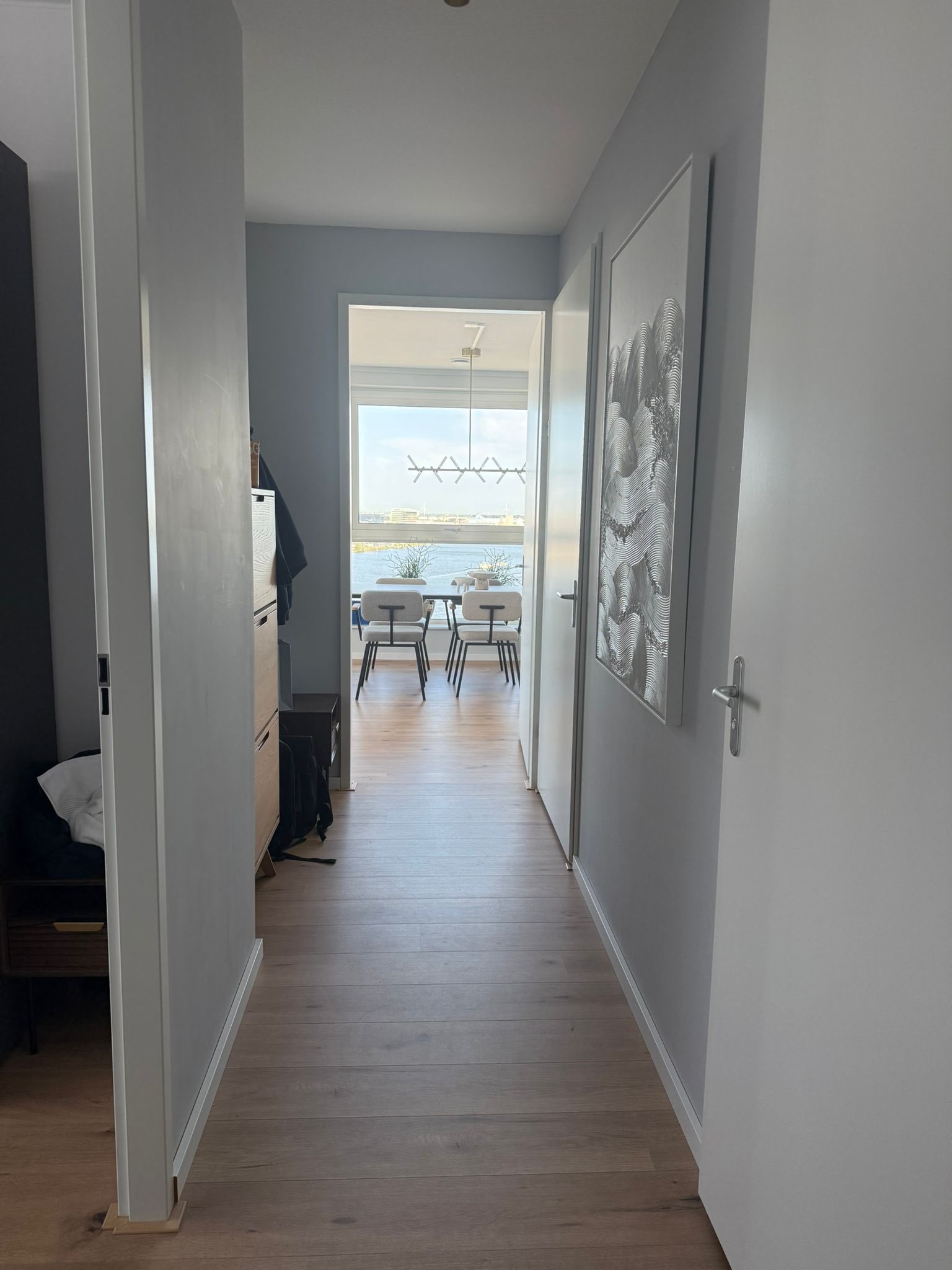 modern-apartment-in-amsterdam-with-view/