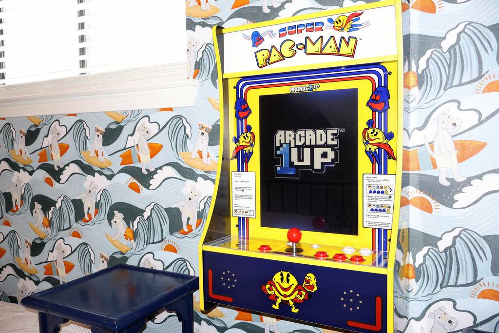dog-friendly-or-pool-or-arcade-games-or-walk-to-beach/