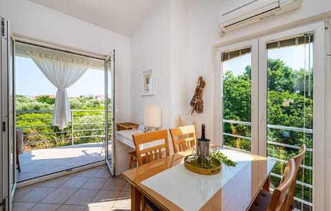 Apartment Mare - Unit 373660-13