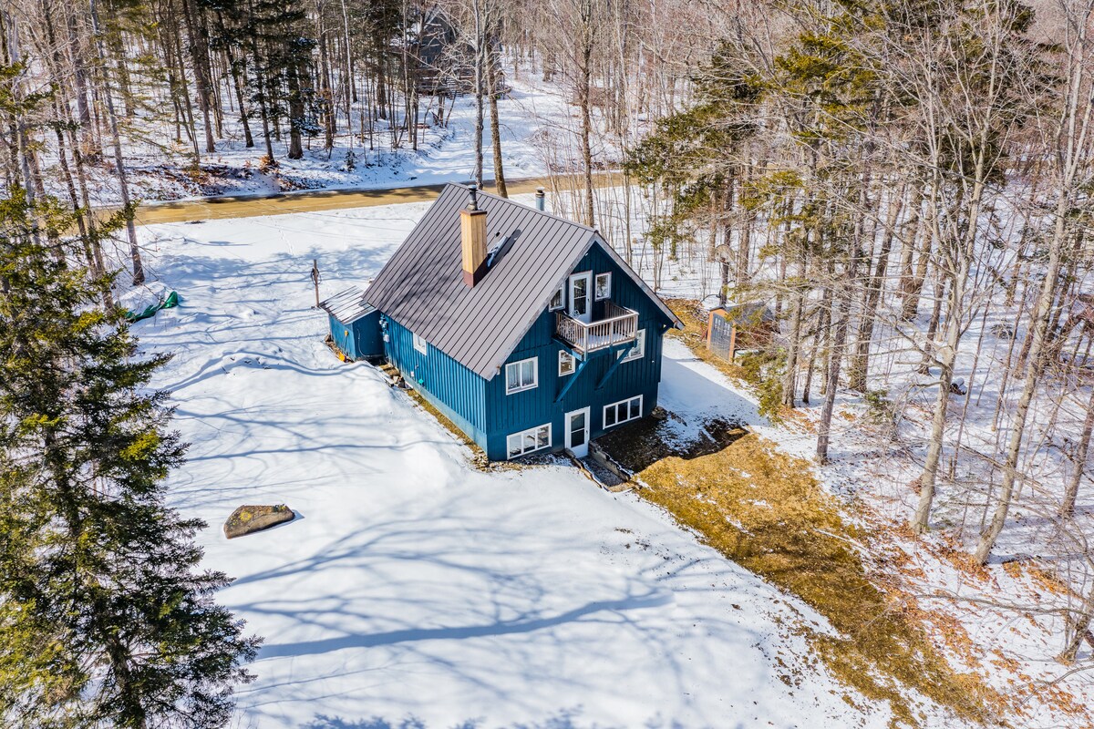 Cozy Chalet 12 Min to Stratton & 7 Min to Bromley