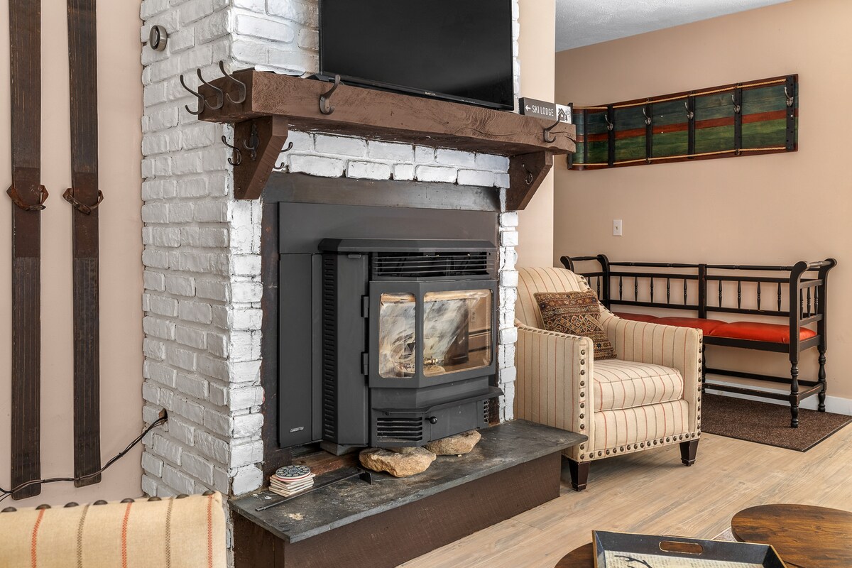 Cozy Chalet 12 Min to Stratton & 7 Min to Bromley