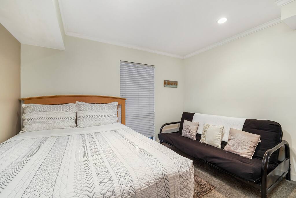 wonderful-downtownuofu-slc-condo/