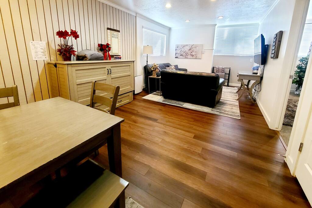 wonderful-downtownuofu-slc-condo/