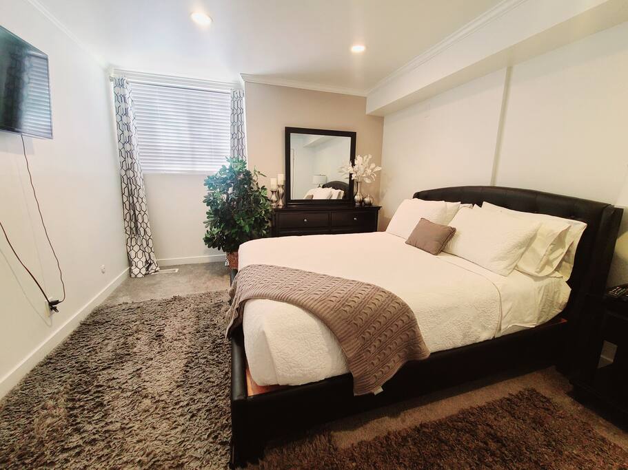 wonderful-downtownuofu-slc-condo/