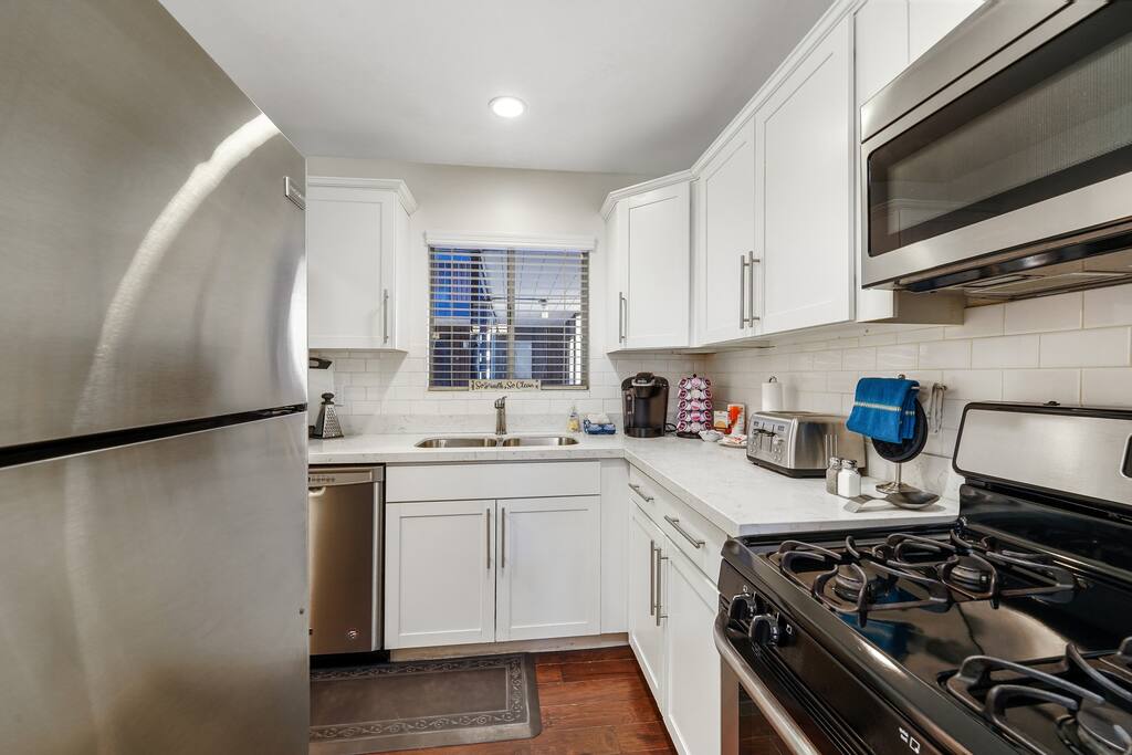 wonderful-downtownuofu-slc-condo/