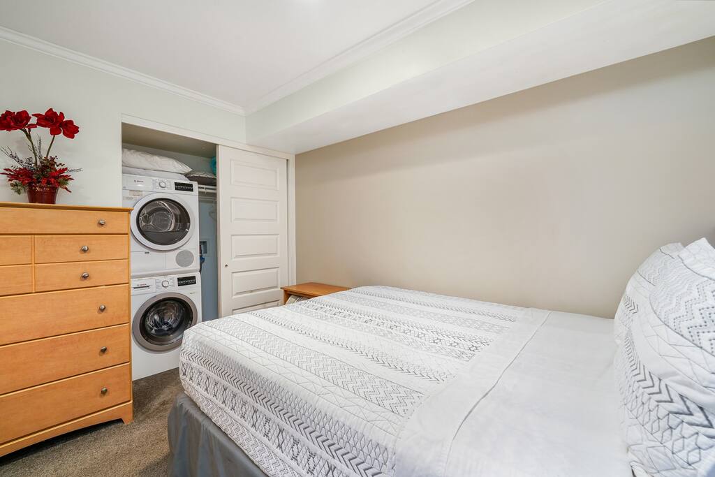 wonderful-downtownuofu-slc-condo/