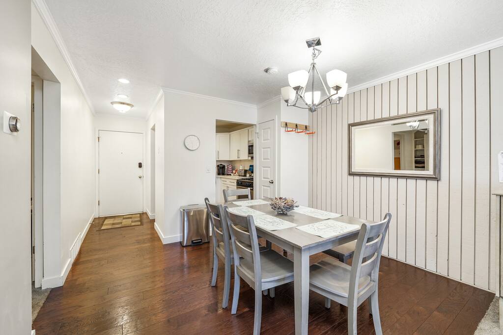 wonderful-downtownuofu-slc-condo/