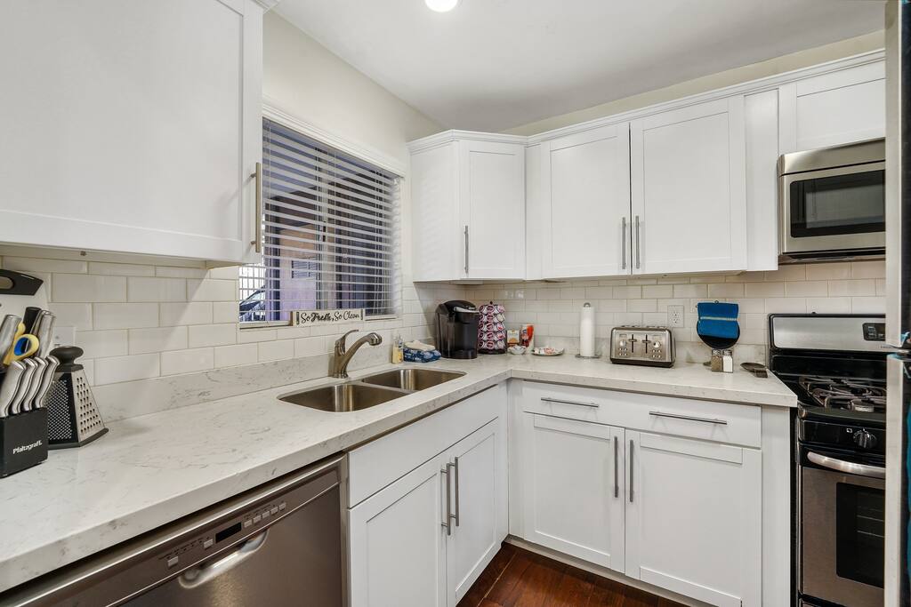 wonderful-downtownuofu-slc-condo/