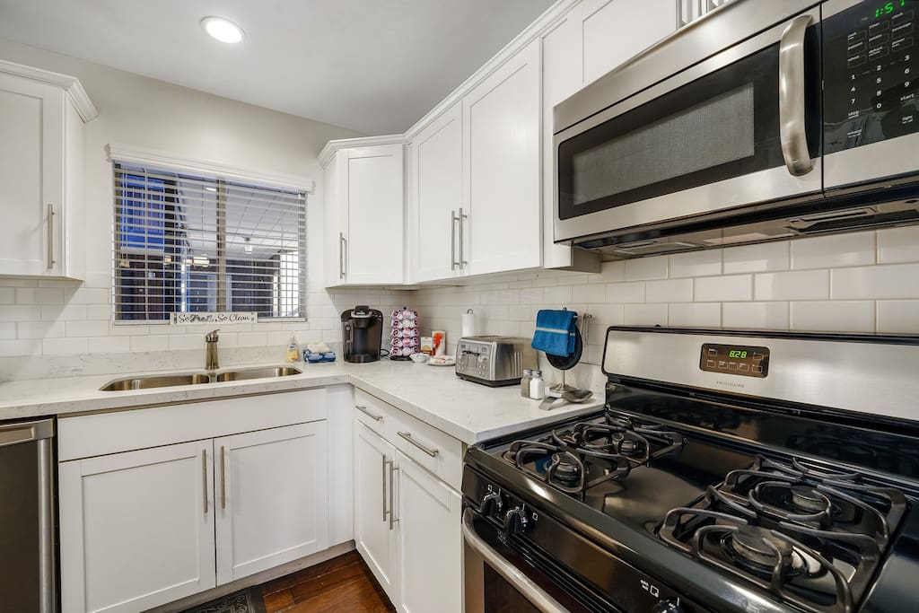 wonderful-downtownuofu-slc-condo/