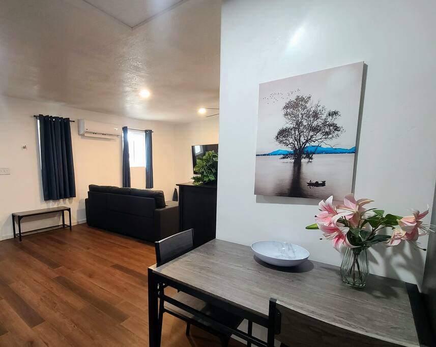 cozy-sugarhouse-studio-king-bed/