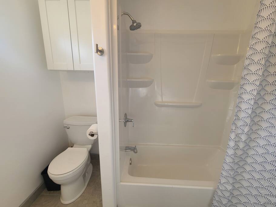 cozy-sugarhouse-studio-king-bed/