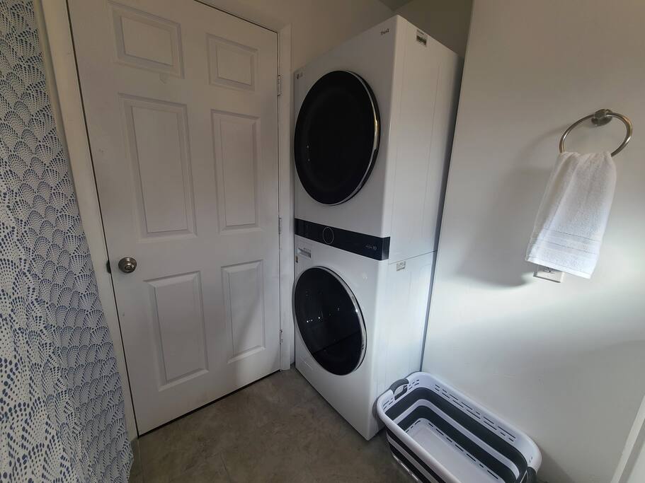 cozy-sugarhouse-studio-king-bed/