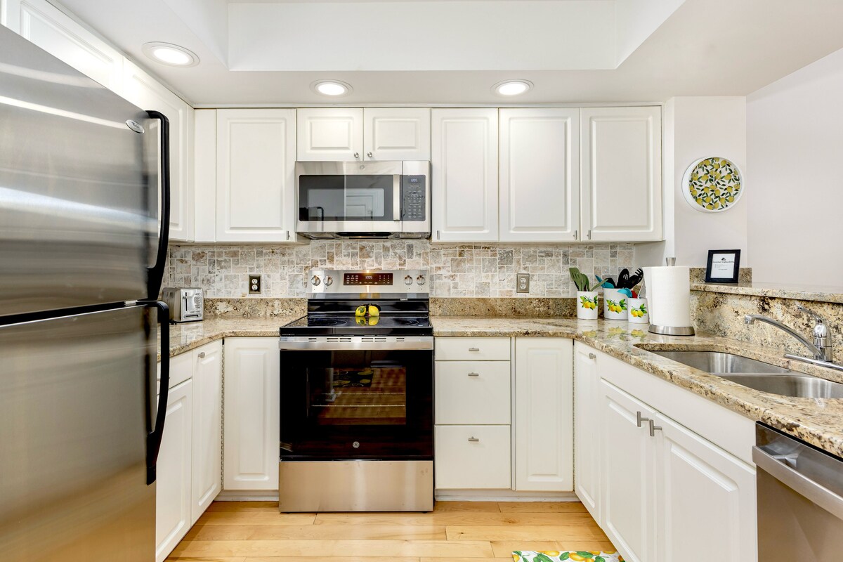 Full size kitchen. Very well appointed.