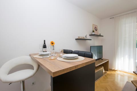 Apartment Molly - Unit 377780-13