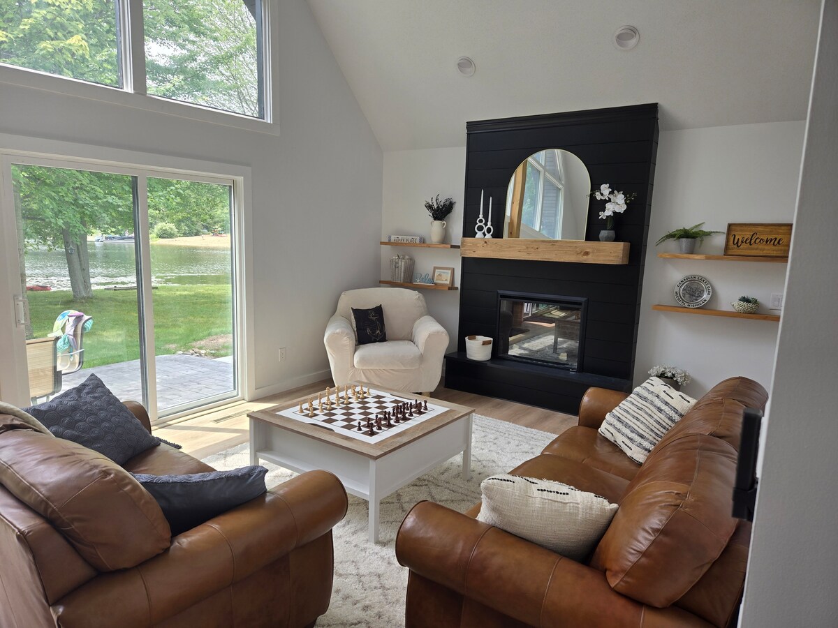 lakefront-retreat-w-private-beach-canadian-lakes/