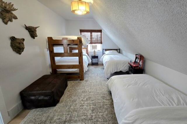 lakefront-retreat-w-private-beach-canadian-lakes/