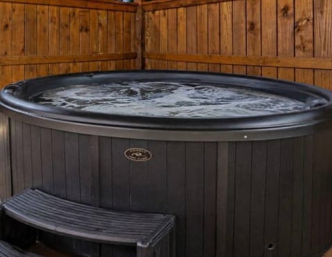 Close to All~Mini Golf~Fire-Pit~Swing Set~Hot Tub