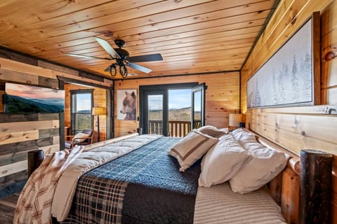 Stunning MTN VIEWS~Game room~Close to attractions!