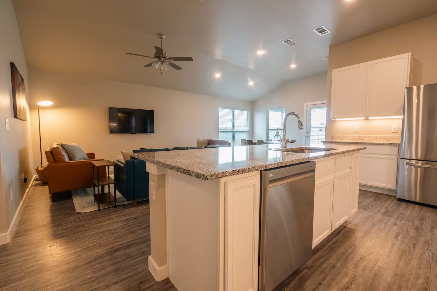 The Slowdown Saddle - Hot Tub