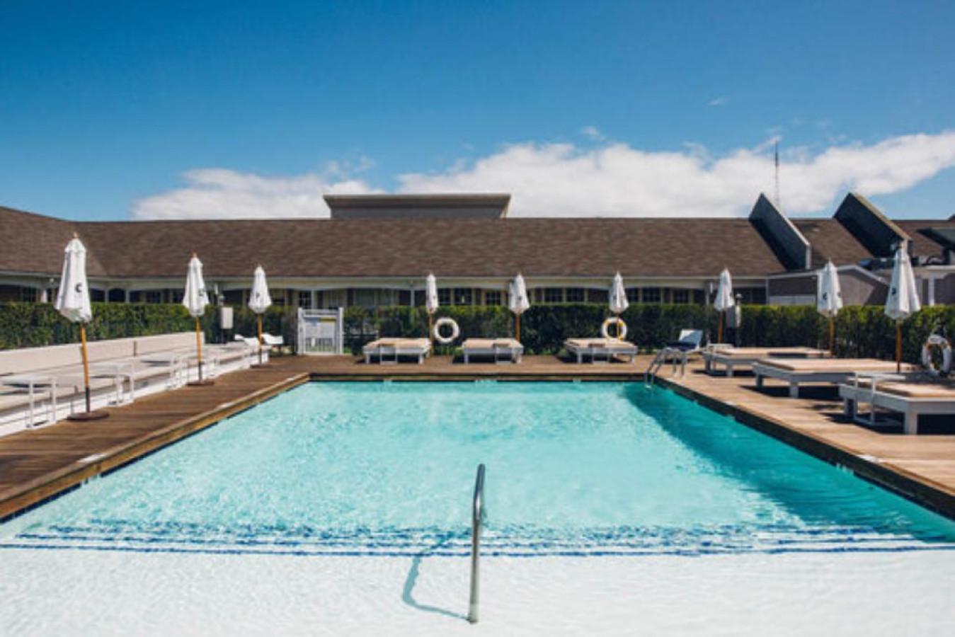 California King Poolside, Daily Breakfast, Minibar