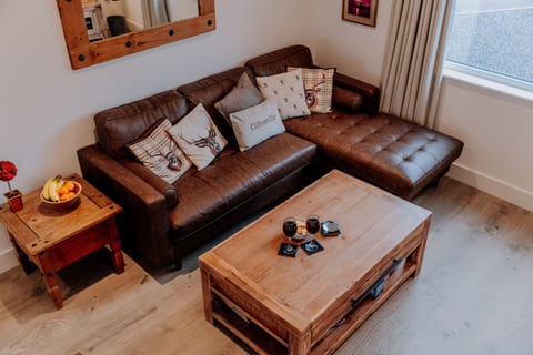 Stylish Country Escape | Scenic Views & EV Charger