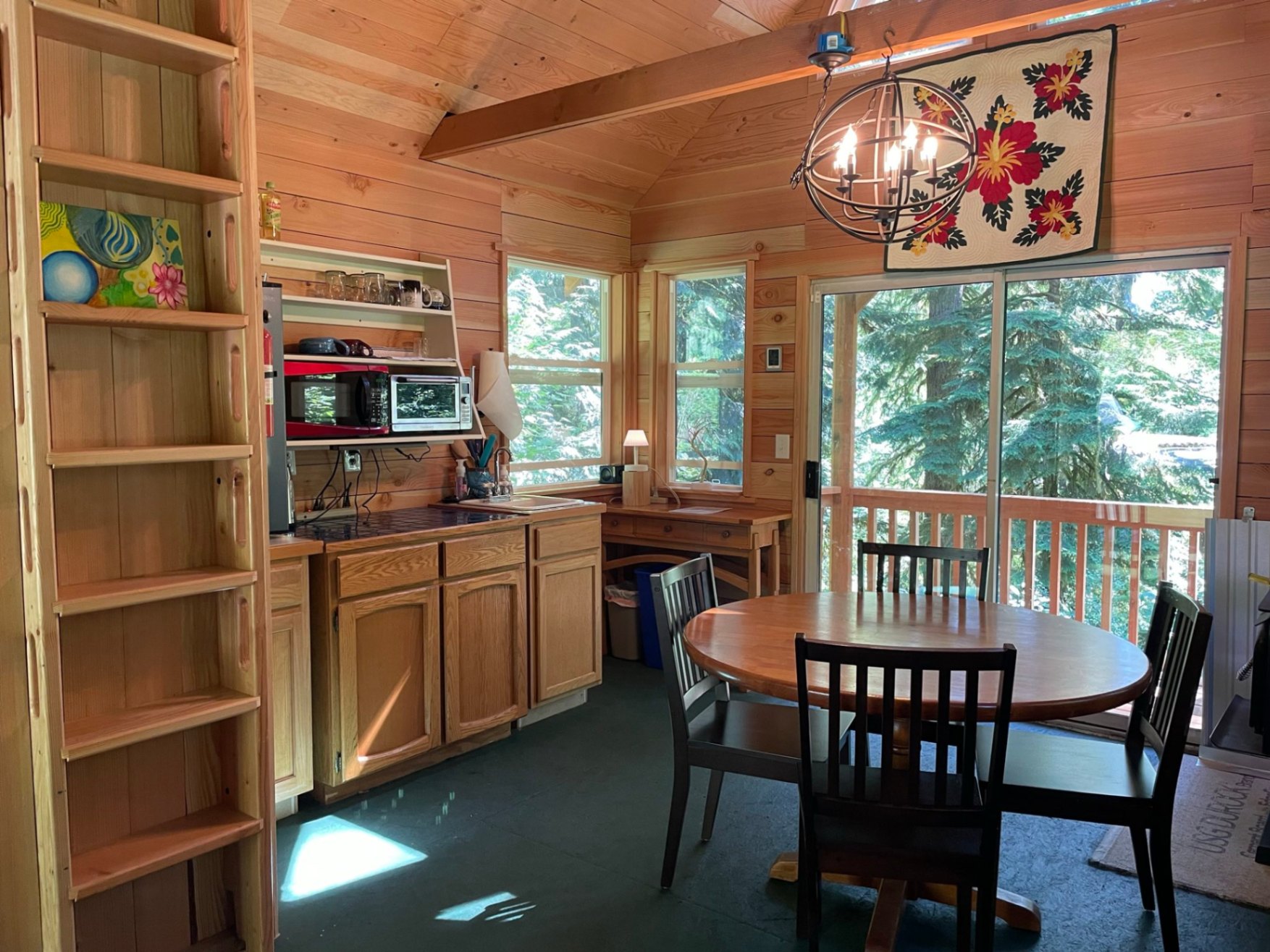 Creek Cabin in the Woods