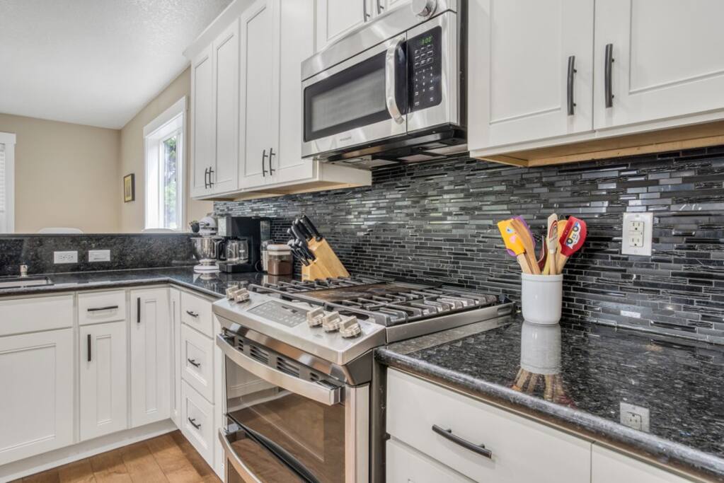 Kitchen with gas stove and double oven 