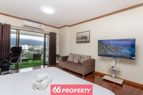 Penthouse Studio with Mountain View and Balcony