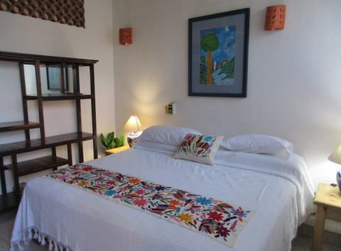 King bed in the bedroom 
