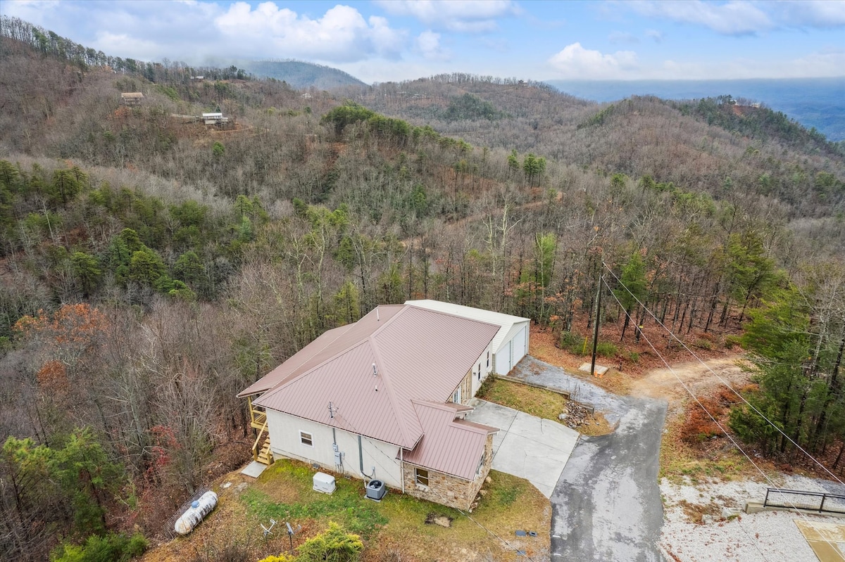 Exterior View: Embrace nature’s beauty with stunning mountain vistas right at your doorstep!