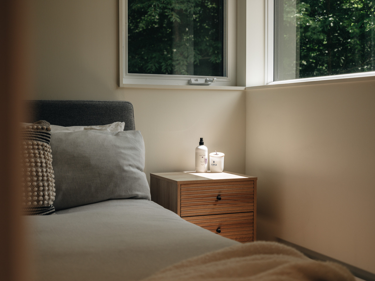 le-belvedere-scandinavian-style-nature-cottage/