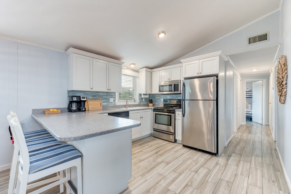 stylish-beachside-cottage!/