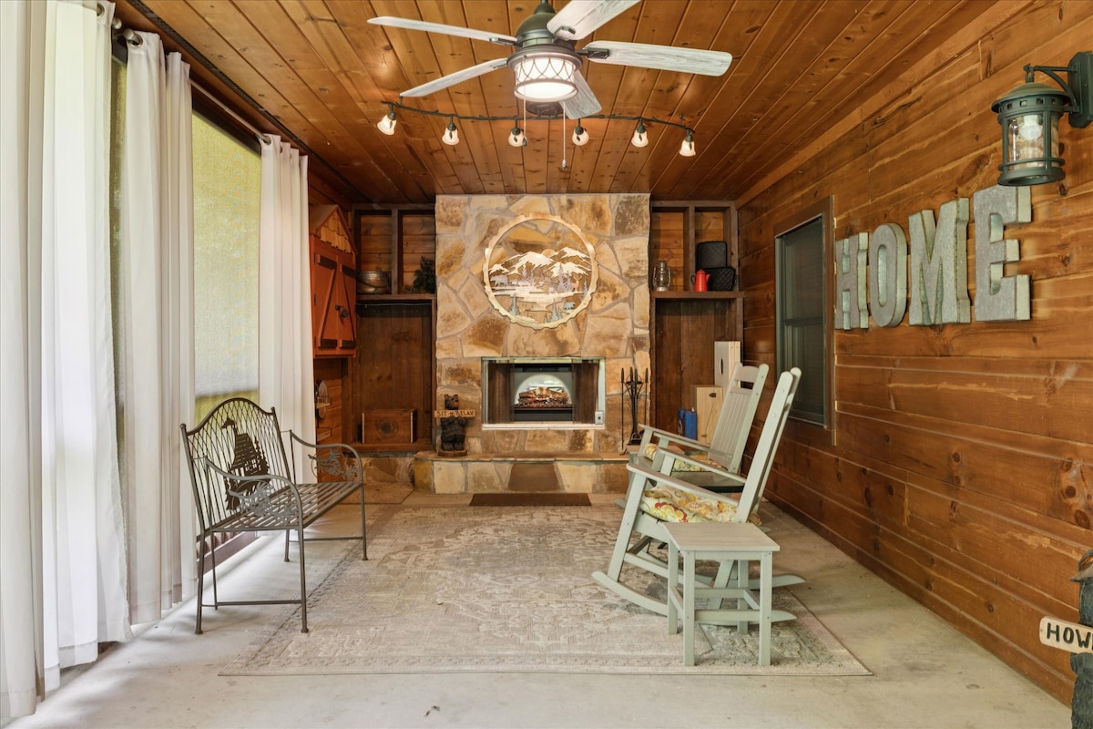 cozy-cottage-wev-charger-firepit-and-bed-swing/