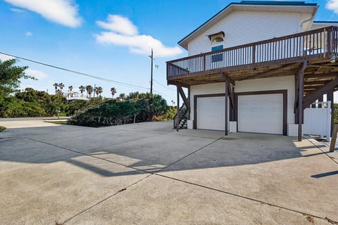 The Crescent Beach House Intracoastal Home image 5