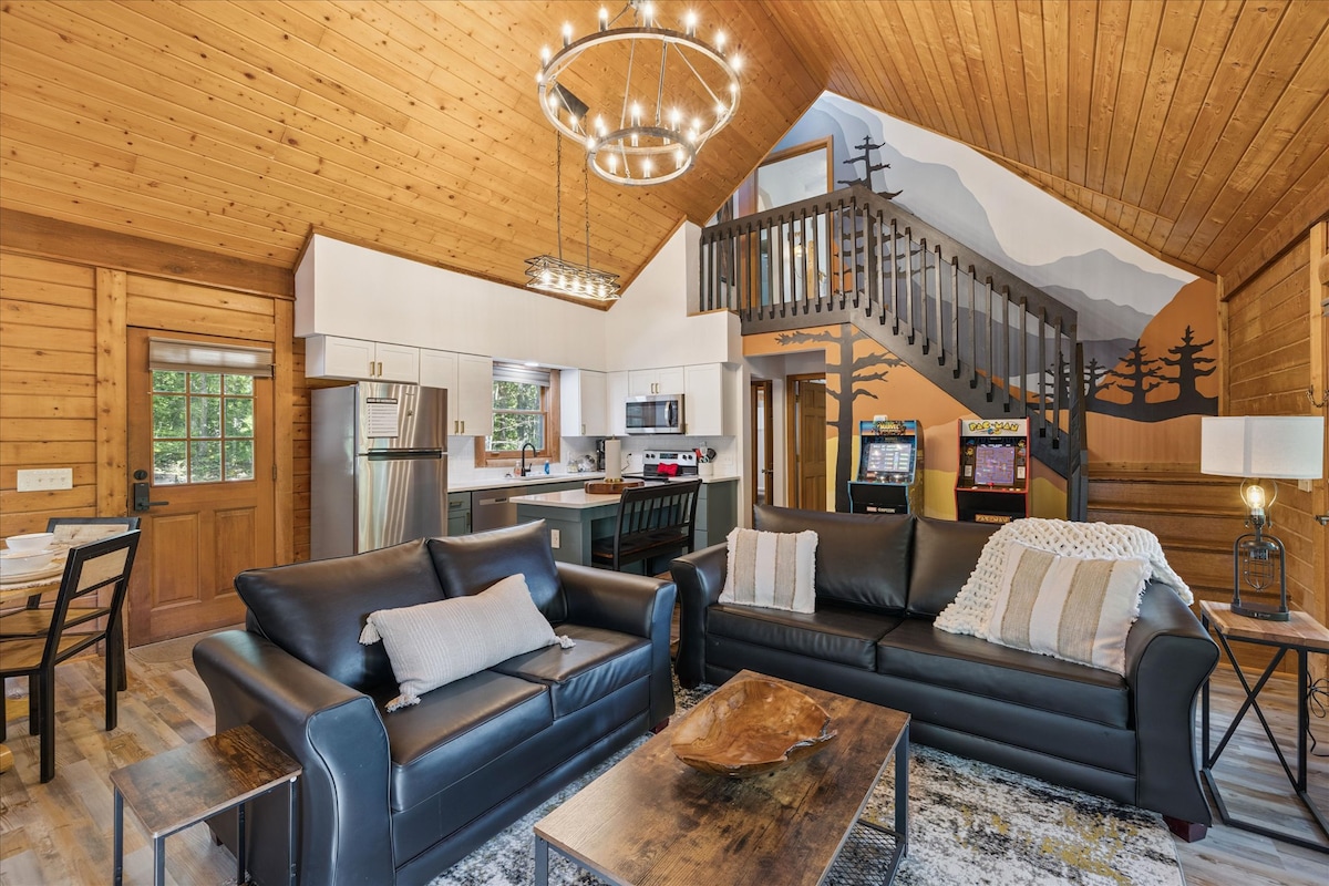 cozy-timbers-w-hot-tub-by-beyond-expectations/