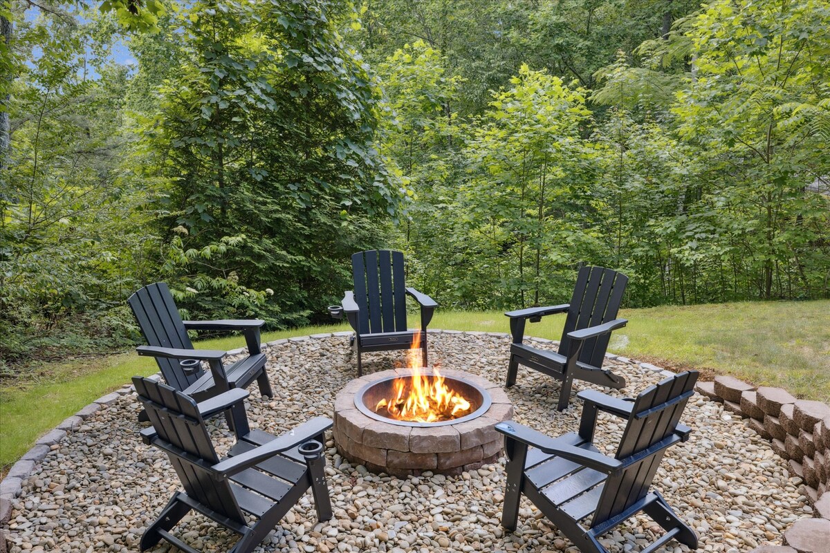 cozy-timbers-w-hot-tub-by-beyond-expectations/