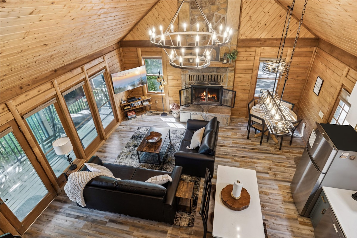 cozy-timbers-w-hot-tub-by-beyond-expectations/