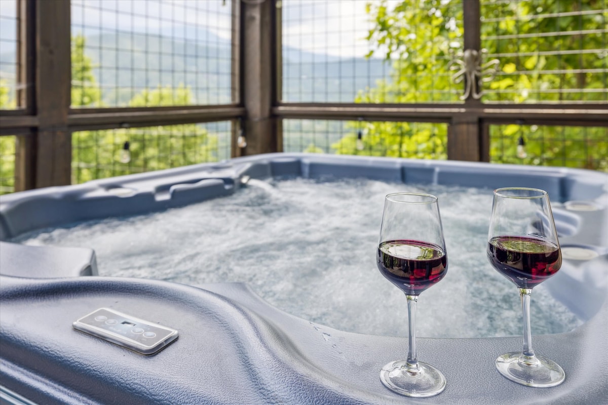 gorgeous-cabin-whot-tub-firepit-and-gameroom/